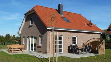 Ferienhaus für 6 Personen, mit Garten und Terrasse sowie Seeblick, kinderfreundlich in Sternberg