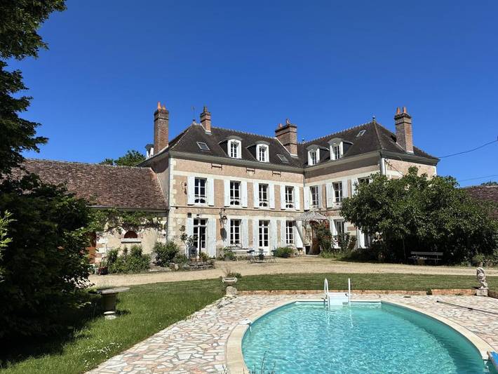 Chambre d’hôte pour 2 personnes, avec Piscine et Vue à Romorantin-Lanthenay