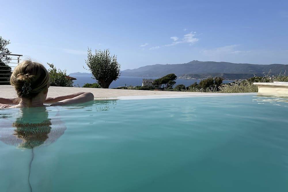 Einfamilienhaus, Infinity-Pool. 7 Personen (+2 weitere Kinder auf Anfrage) in Magomadas, Planargia