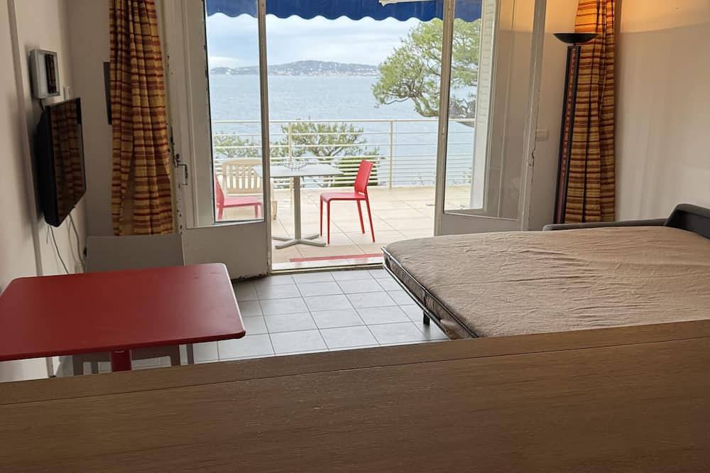 Ganze Wohnung, Studio terrace, beach access, sea view, near Monaco, greenery, quiet, 1900 villas in Cap-d'Ail, Nizza und Umgebung