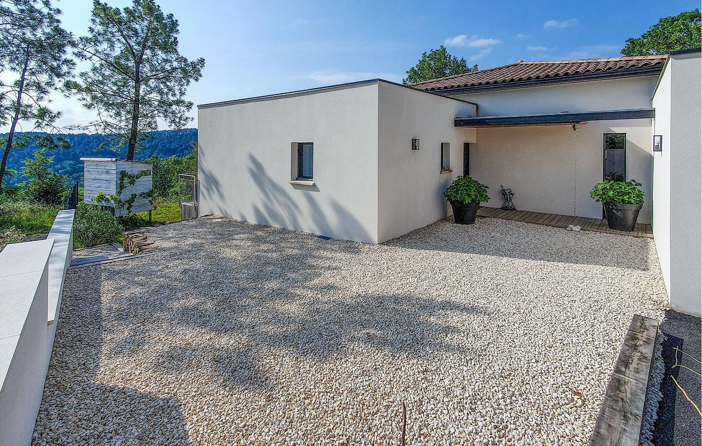 Appartement confortable avec piscine et parking, Mercuer (600m) in Mercuer, Parc naturel régional des Monts d'Ardèche