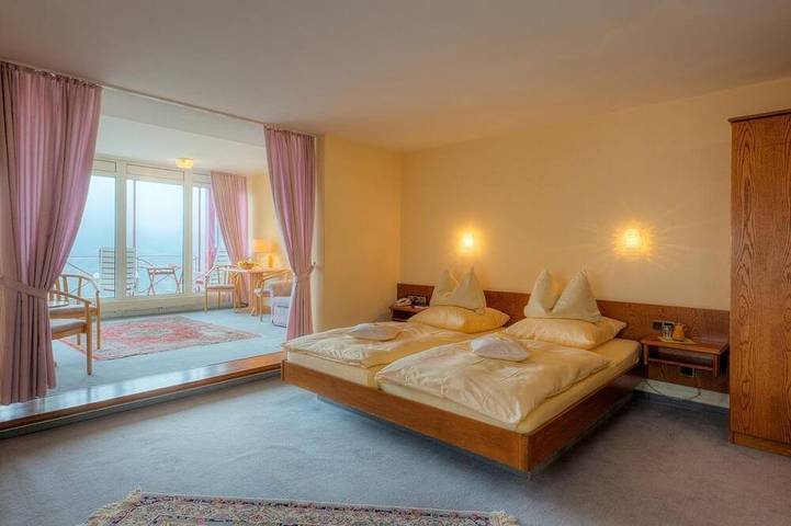 Ferienhaus für 4 Personen, mit Pool und Sauna sowie Garten - 1