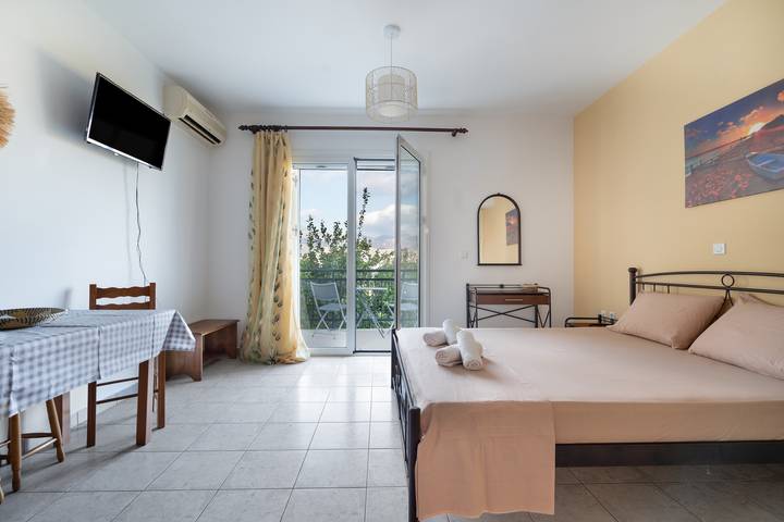 Entire studio, Apartment 'Anna's House 1 In Lixouri' with Sea View, Wi-Fi and Air Conditioning in Lixouri, Kefalonia