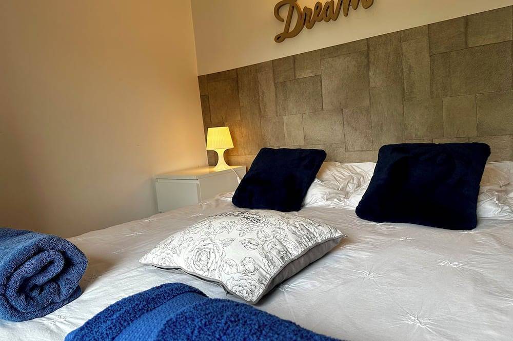 Entire apartment, Gîte Les Oliviers – 4 people – 2 bedrooms – 1 bathroom – Indoor pool in Arques, Saint-Omer region