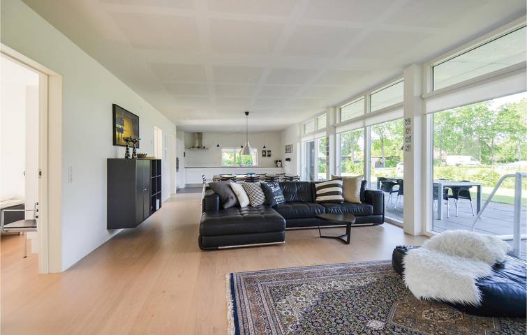Ferienhaus für 8 Personen, mit Terrasse und Whirlpool sowie Sauna in Ahl Strand - 4