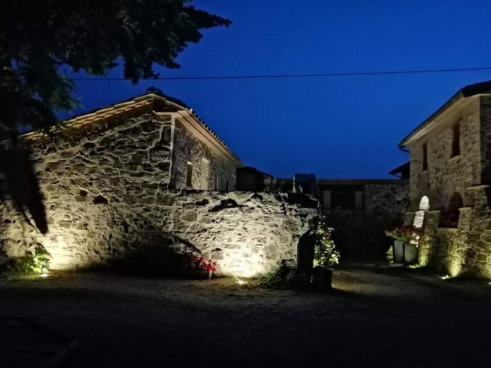 Agriturismo per 2 persone, con Terrazza e Giardino nonché Piscina e Panorama a Castel del Piano