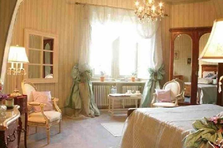 Chateau Luxe Au Bord Du Lac Avec Une Ile, Une Piscine Et Parc in Grez-Neuville, Région de Segré