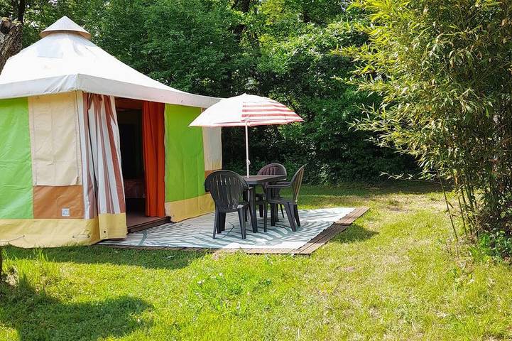 Camping pour 4 personnes, avec piscine