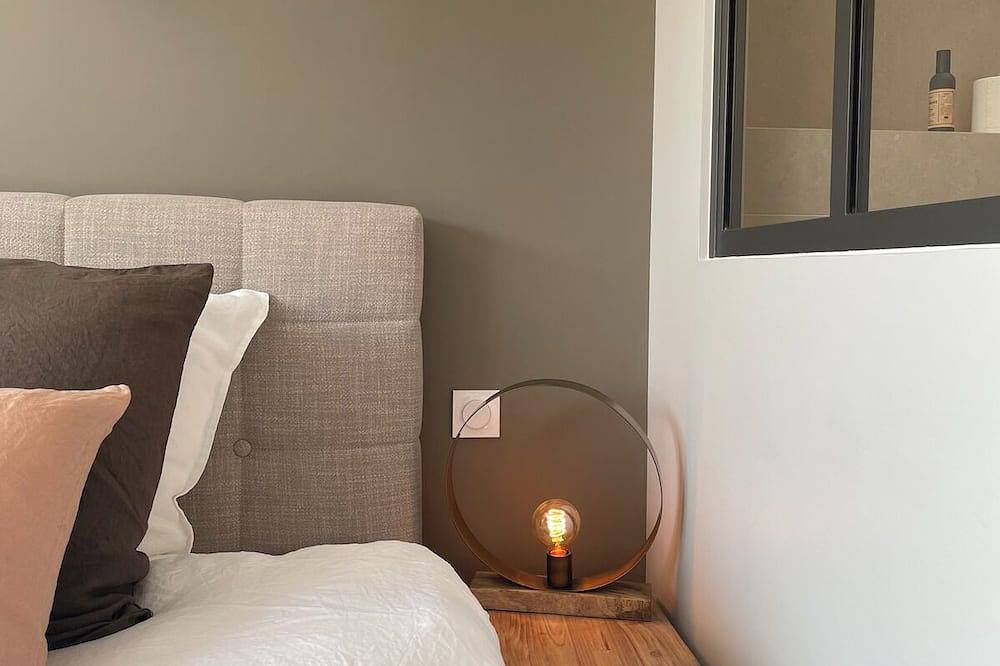Appartement entier, 130m², hammam, jardin : chaleureux & inspirant. Meublé de tourisme 4 étoiles in Perrignier, Région de Thonon-les-Bains