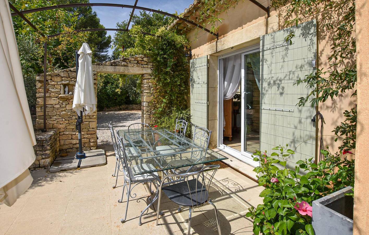 Wohnung mit Bergblick, Pool und Parkplatz, Lacoste in Lacoste, Regionaler Naturpark Luberon