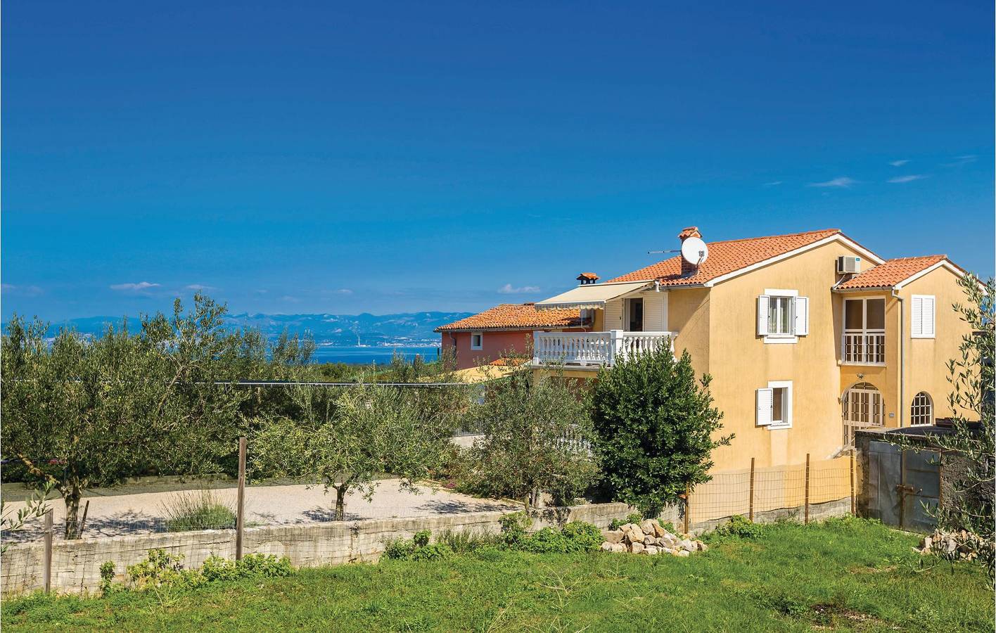 Holiday home for 10 people with terrace in Krk