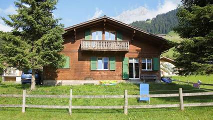 Hütte für 5 Personen, mit Garten und Terrasse in Adelboden