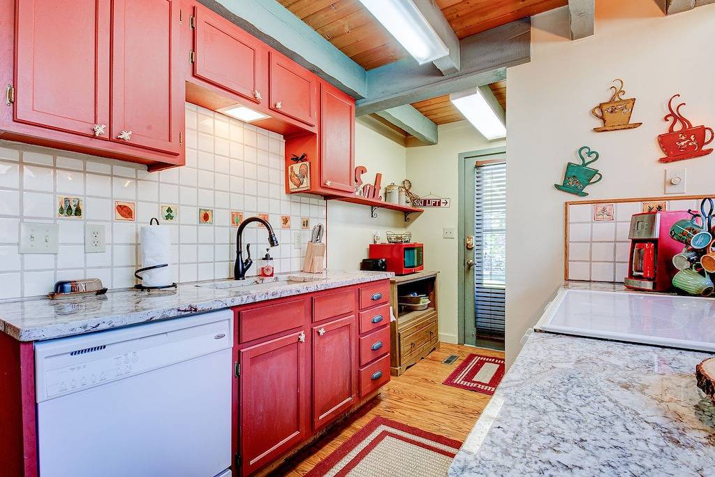 Creek Vorderkajüte im Herzen von Maggie Valley! in Blue Ridge Parkway, Maggie Valley