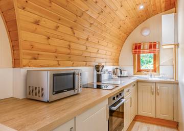 Holiday Rental for 10 People in Sherwood Forest, Nottinghamshire, Photo 4