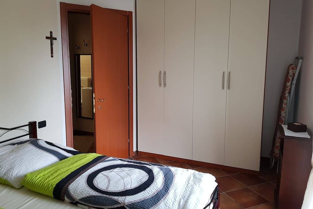 Geheel appartement, Comfortabel appartement met privétuin nabij het Ortameer en Milaan in Pella, Gemeente Pella