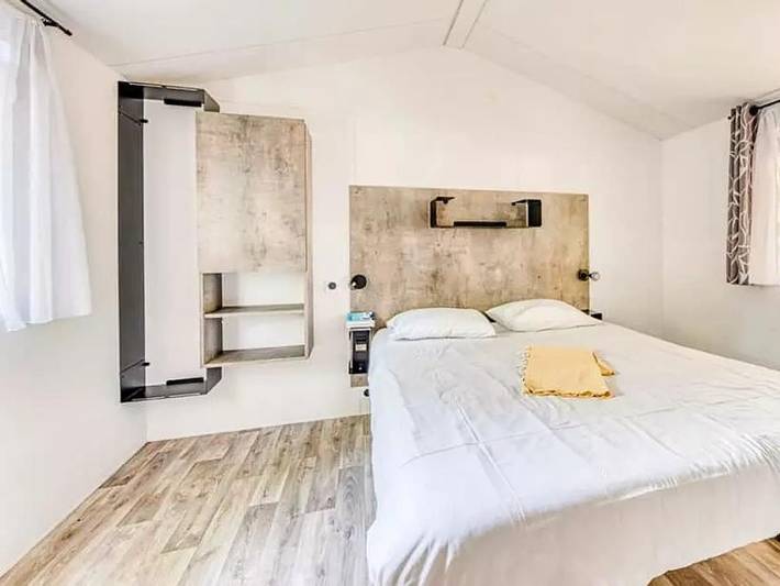 Camping pour 4 personnes, avec bassin pour enfant, animaux acceptés à Soulac-sur-Mer - 3