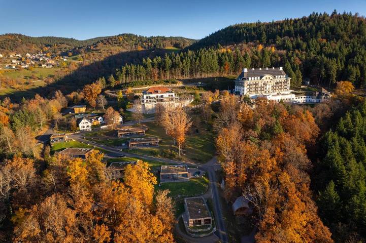 Appart’hôtel pour 2 personnes, avec Terrasse et Jacuzzi ainsi que Jardin et Piscine