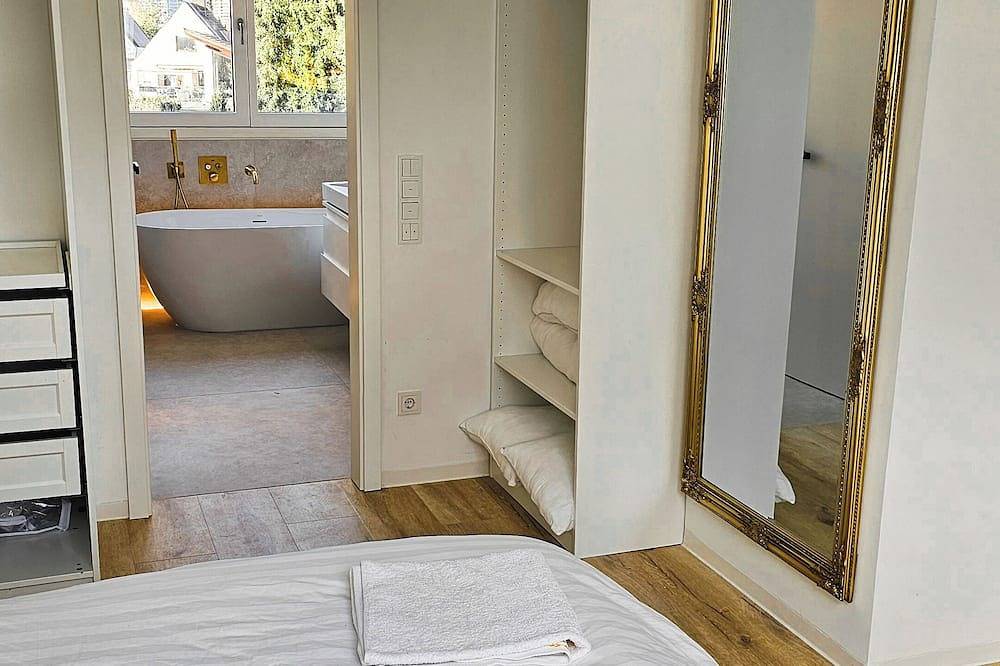 Ganze Wohnung, Schöne Dachgeschoss Neubau 80m² Wohnung mit Dachterasse in Freilassing, Rupertiwinkel