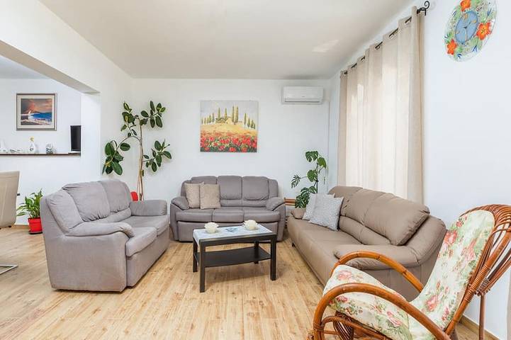 Villa für 8 Personen, mit Terrasse in Fazana