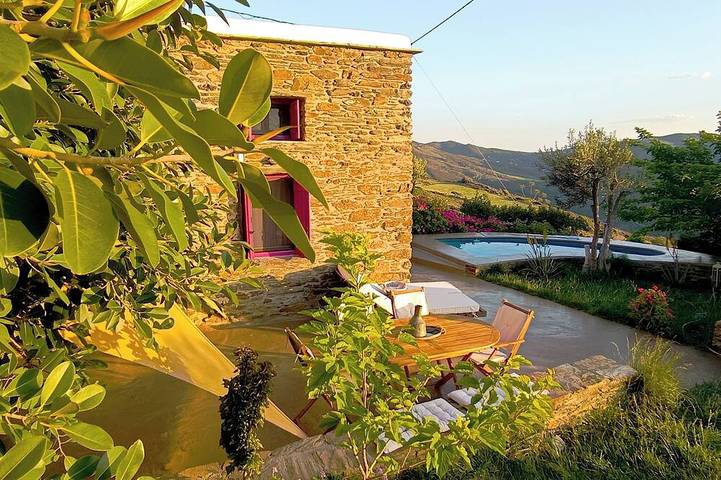 Location de vacances pour 4 personnes, avec balcon et jardin, animaux acceptés dans Andros
