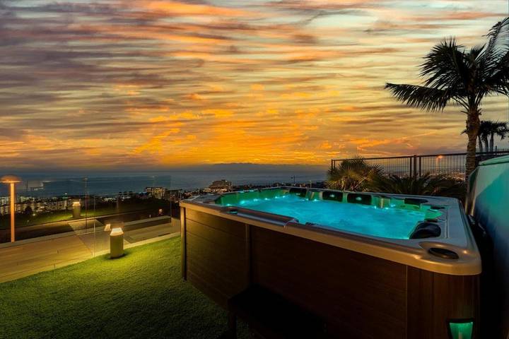 Villa für 8 Personen, mit Pool und Ausblick sowie Garten in Adeje - 2