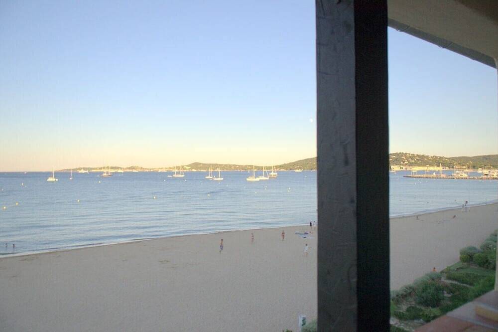 Appartement entier, Rare Sur  la plage - Vue exceptionnelle Port Grimaud<>Appartement climatisé Wifi in Port Grimaud, Grimaud