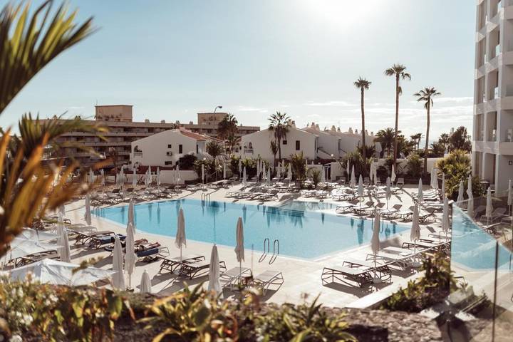 Hôtel pour 3 personnes, avec piscine et jardin