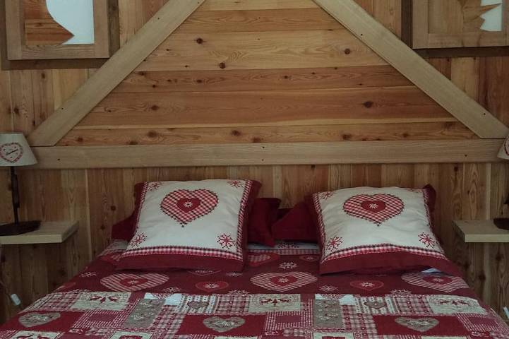 Maison Dans Un Ancien Village disponible en juillet in Châtillon (Village), Comune di Châtillon