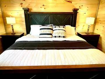 Log Cabin for 14 Guests in Sevierville, Sevier County, Picture 2