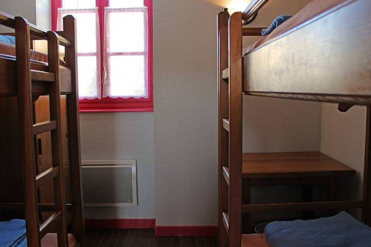 Gîte pour 12 personnes, avec jardin à La Chabanne - 4