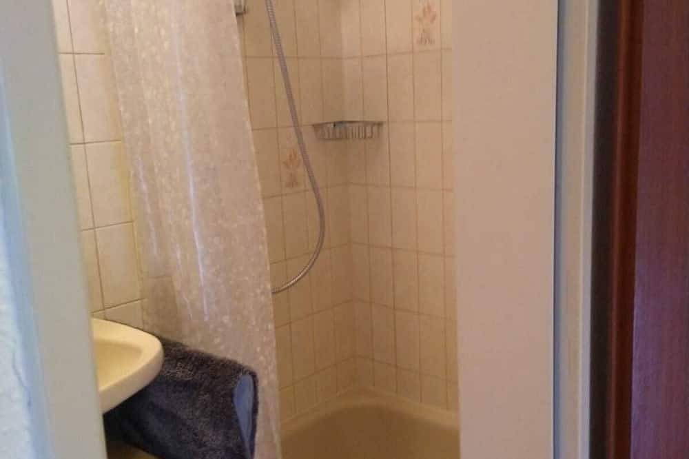 Ganze Wohnung, Kleine Ferienwohnung in Altenkirchen (Westerwald), Altenkirchen & Umgebung