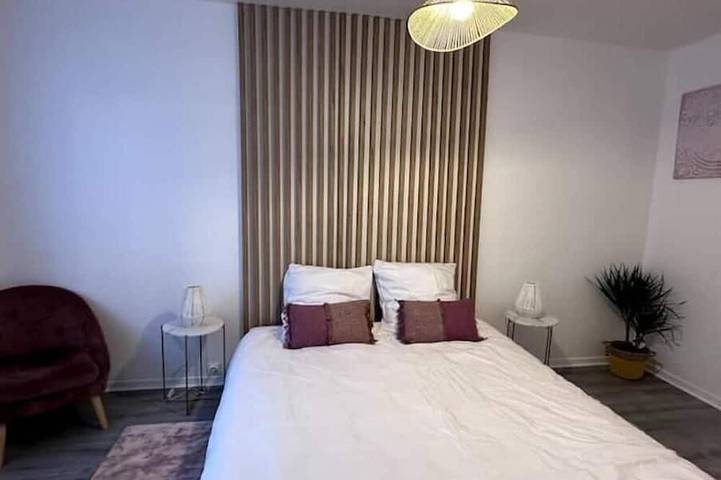 Ganze Wohnung, T2 Cosy Plein Centre 10mn à Pied de la Gare in Beauvais, Oise