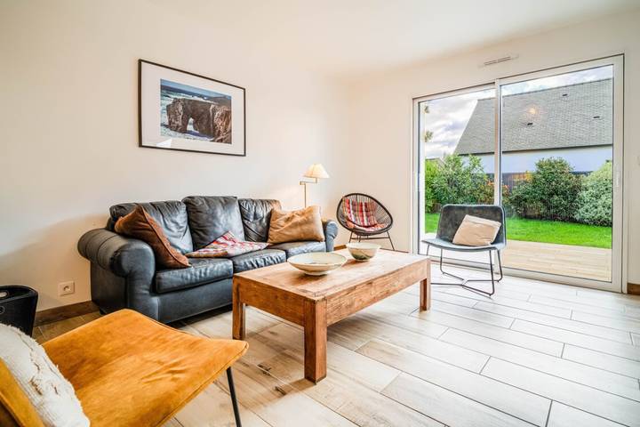 Location de vacances pour 8 personnes, avec terrasse et jardin, adapté aux familles dans Plage Du Petit Rohu Saint Pierre Quiberon - 4