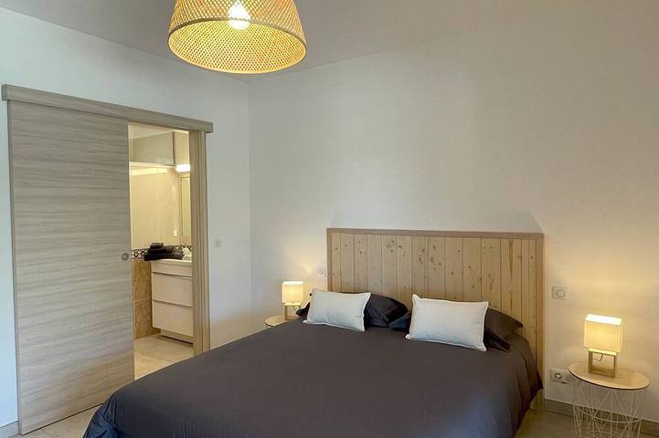 New country house with for 8 people 5 min from the Village in Saint-Cézaire-sur-Siagne, Mittelmeerküste (Frankreich)