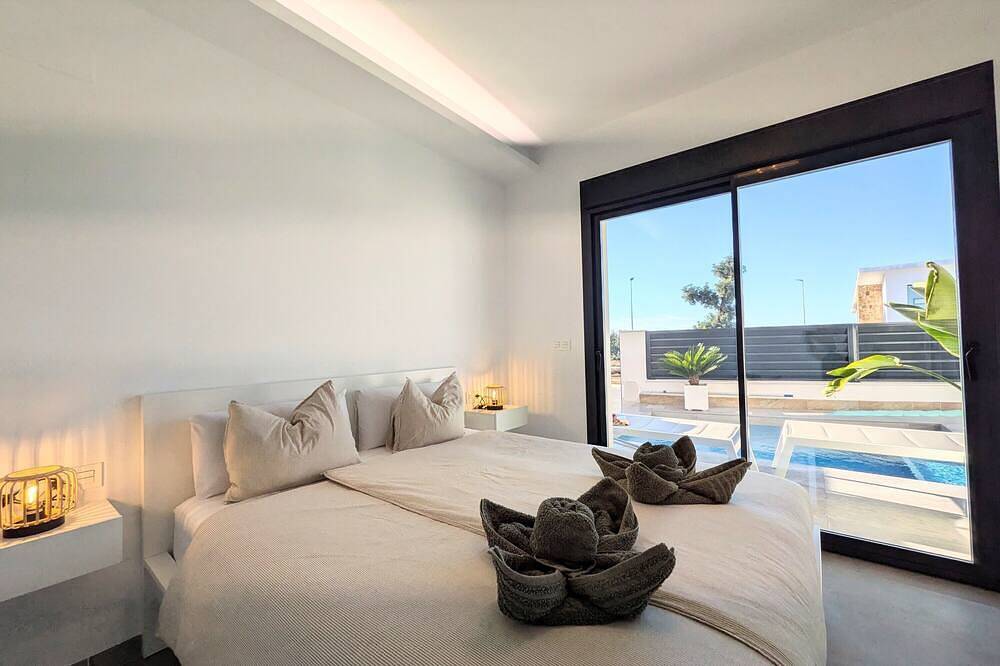 Casa Vacacional 'R-40-C Villa Moderna' con Piscina Privada, Wi-Fi y Aire Acondicionado in Los Montesinos, Costa Blanca