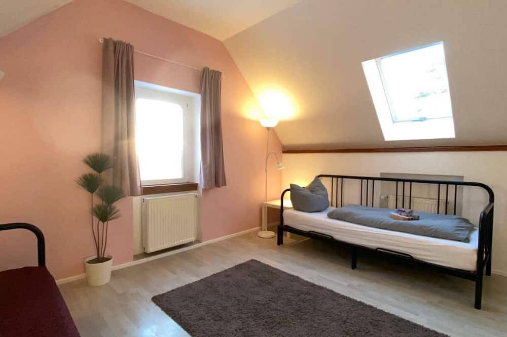 Ganze Wohnung, Gemütliche Ferienwohnung auf Pferdehof, Themenwohnung \"Esel\" in Brandenburg in Dreetz, Westhavelland