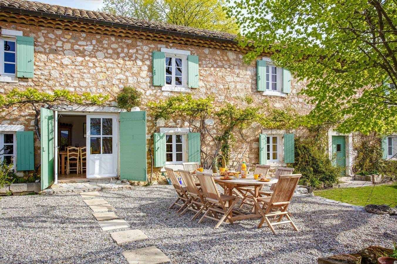 Villa Le Vieux Mas by Villa Plus in Aubussargues, Région de Nîmes