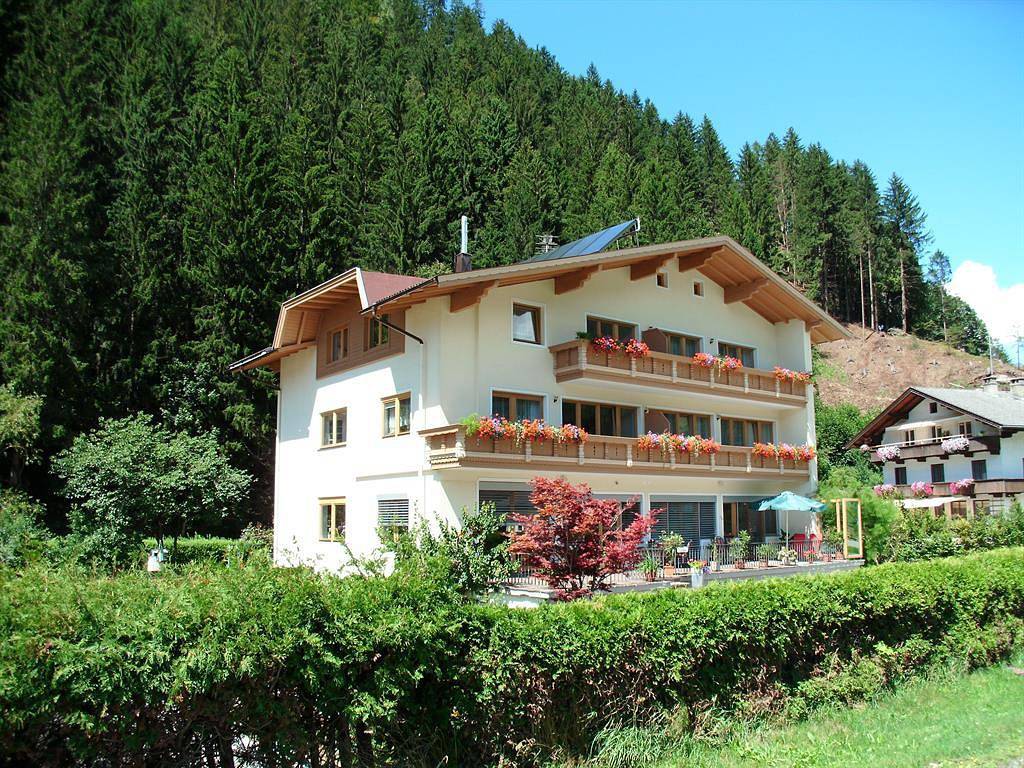 Ganze Ferienwohnung, Panoramablick in Tuxer Alpen, Aschau im Zillertal