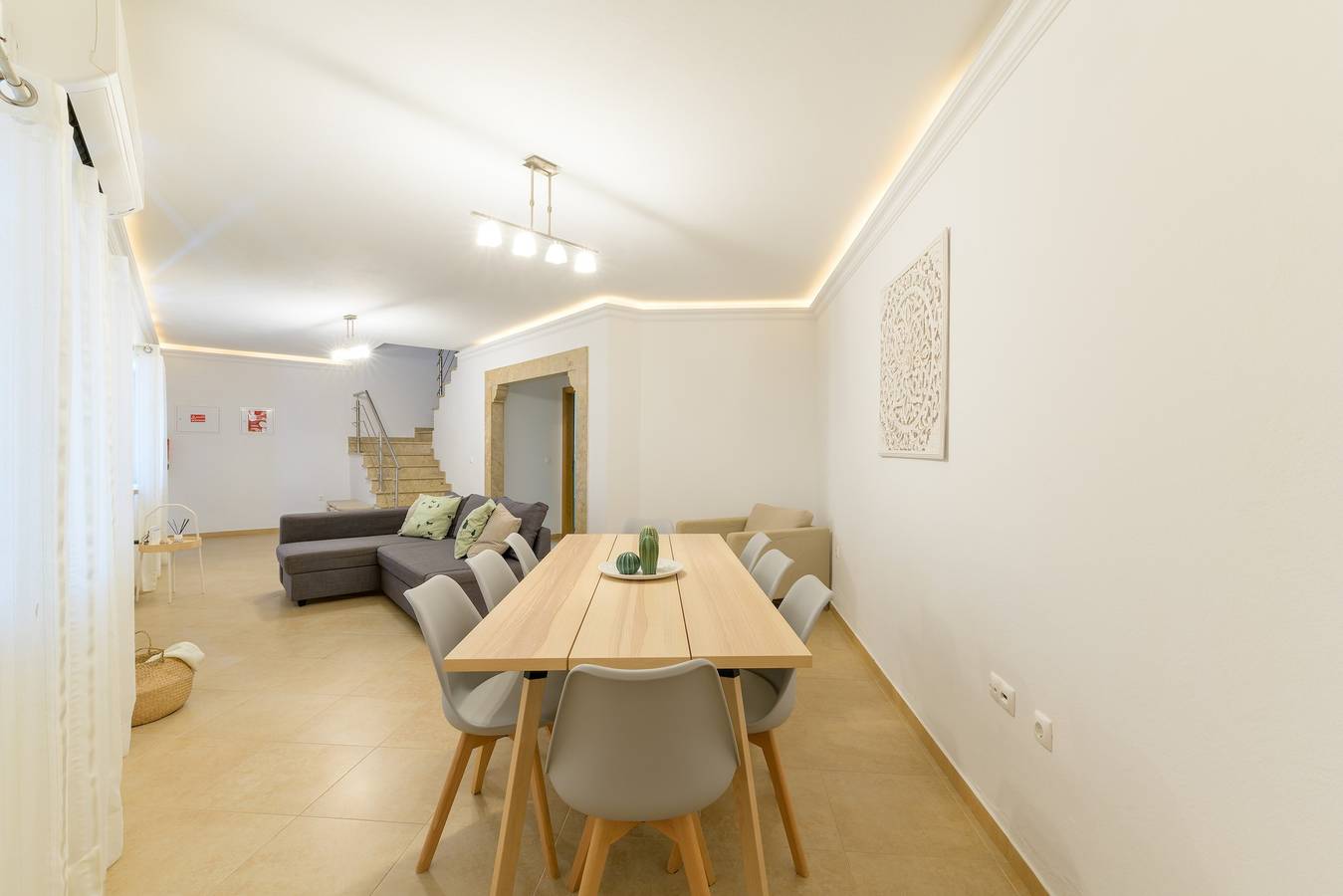 Villa 'Casa Vila-Mar' con terrazza privata, Wi-Fi e aria condizionata in Porto Covo, Costa Alentejana