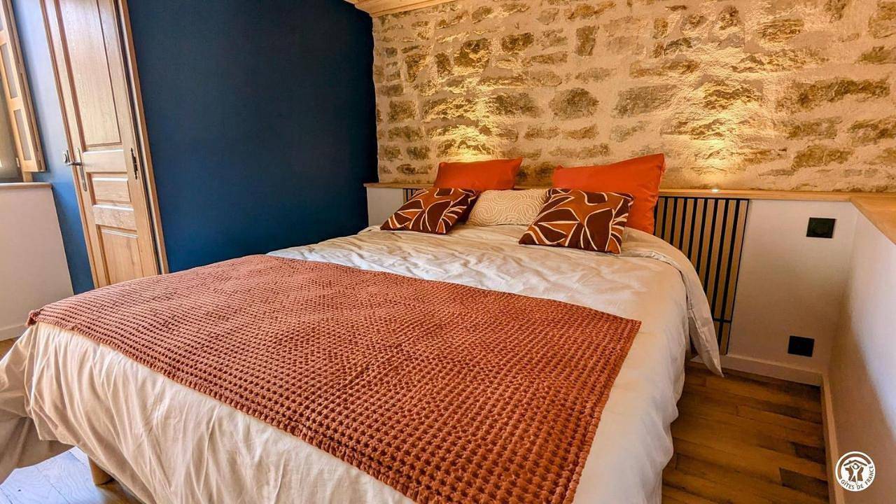 Two-Bedroom Townhouse in Arnay-le-Duc, Région de Beaune