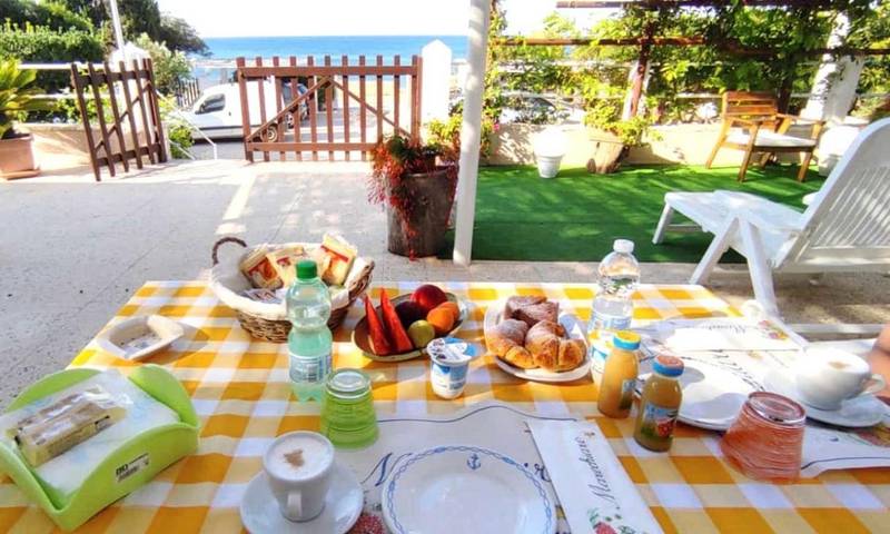 Ferienwohnung für 2 Personen, mit Terrasse und Garten sowie Ausblick, kinderfreundlich in Torre Vado - 2