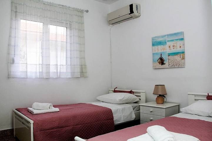 Marina Beach House in Lothiarika Beach of Lindos (Pefkos area) in Lardos (Gemeente), Rhodos