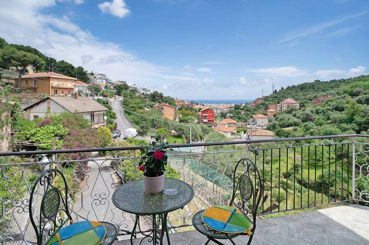 Ferieleilighet for 5 personer, med Balkong i Alassio