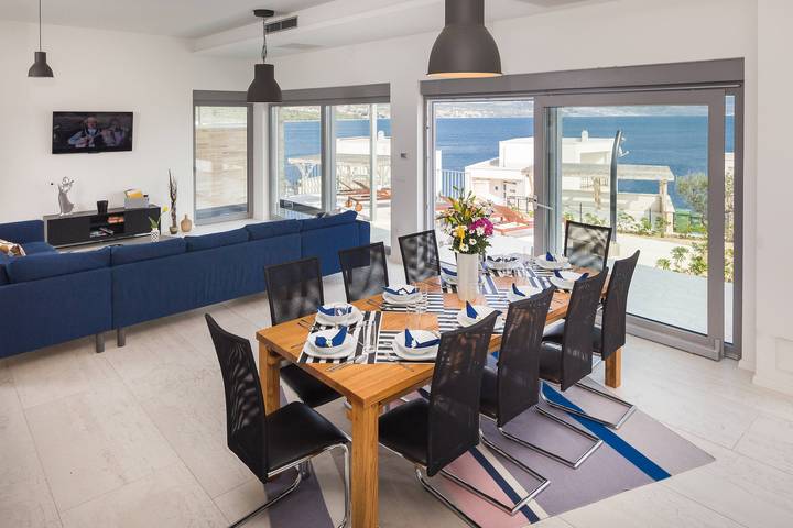 Villa Costabella with heated pool in Novigradsko More, Zadar