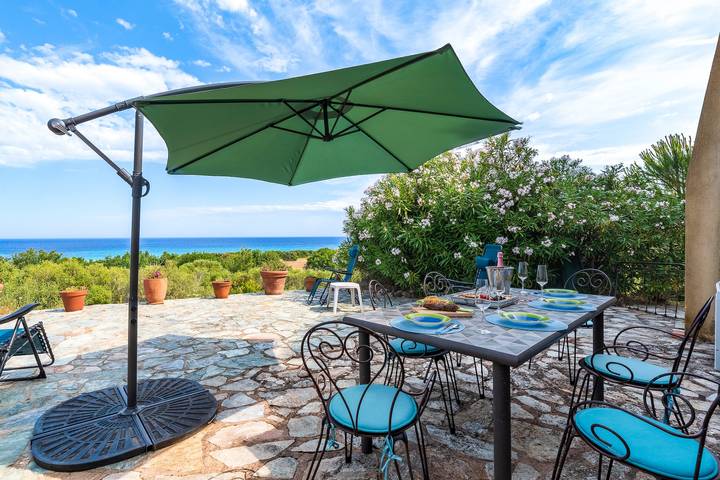 Location de vacances pour 4 personnes, avec jardin et terrasse à Corbara