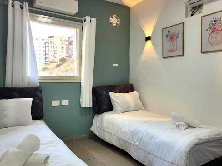 Gîte pour 6 personnes, avec balcon et jacuzzi, adapté aux familles à Tibériade - 4