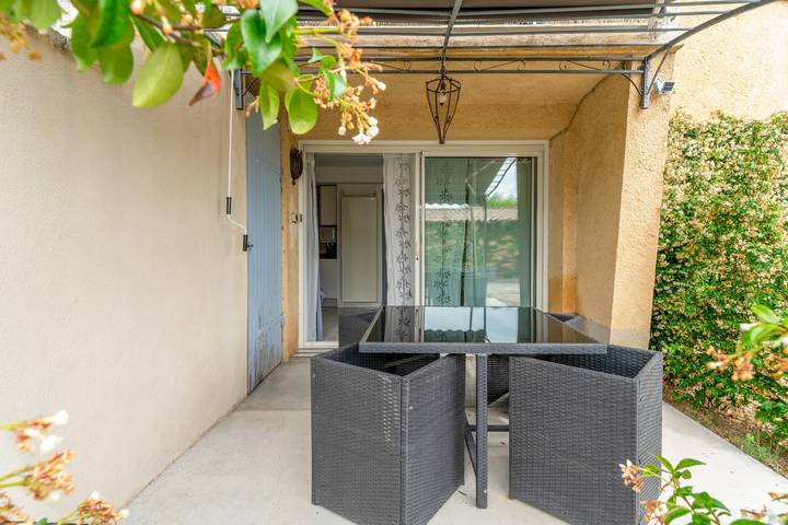Gîte pour 2 personnes, avec jacuzzi et jardin, adapté aux familles dans la Drôme - 2