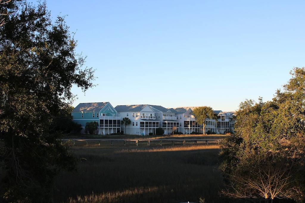 Ganze Wohnung, Heron's Nest - 1 Br kurzer Fußweg zum Strand! in Folly Beach, Charleston County
