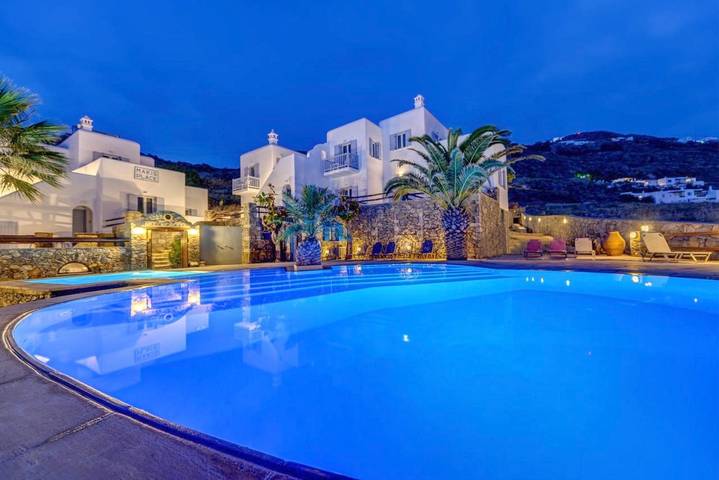 Hôtel pour 2 personnes, avec Terrasse ainsi que Jardin et Piscine