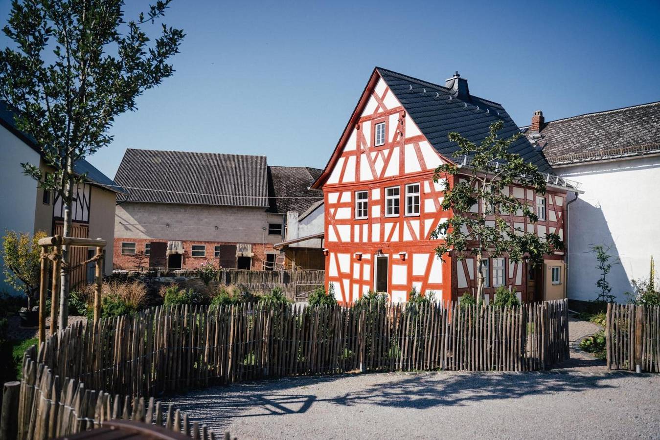Ferienhaus „Fachwerkhaus“ mit privater Terrasse, Garten und Wlan in Rettert, Lahn-Taunus
